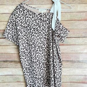 Chic Leopard Print Blouse